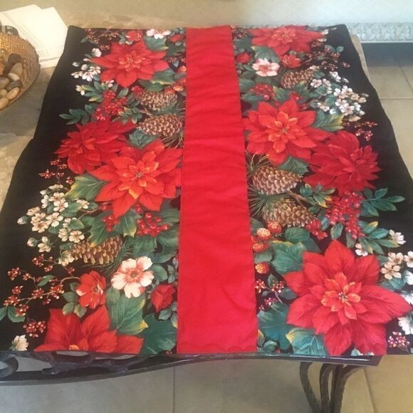 NWT Hand Crafted Quilted Gorgeous Holiday Runner - Picture 1 of 16